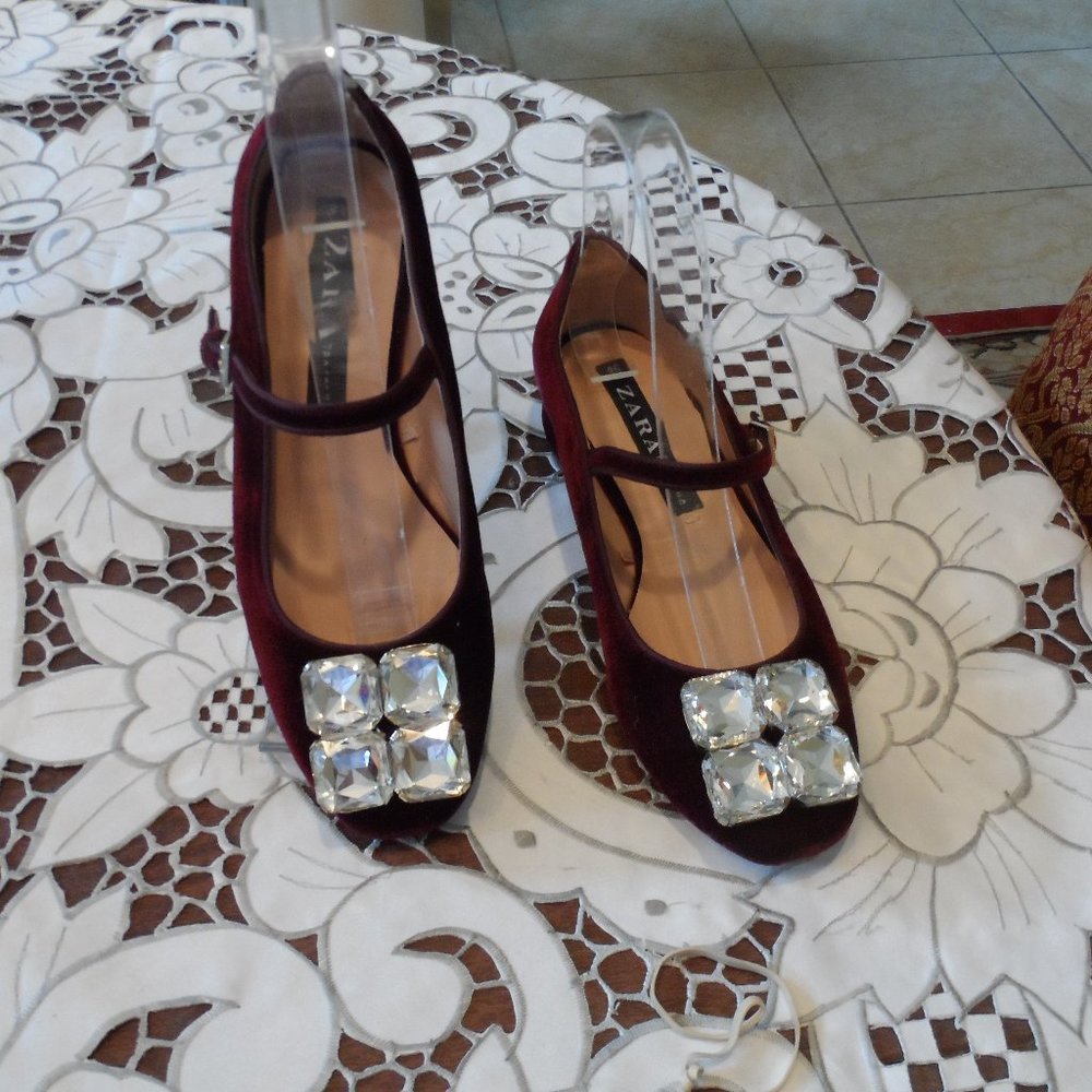 New Zara Burgundy Velvet Mary Jane's w/Jewel Detail Size 35M